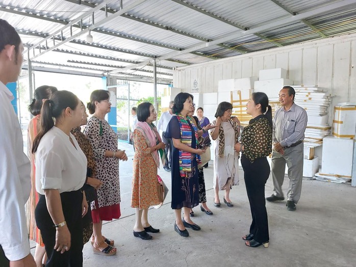 Nguyên Phó Chủ tịch nước thăm điểm du lịch ở Hậu Giang - Ảnh 4.