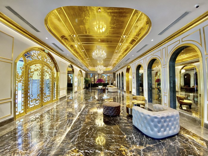 Đại gia Đường bia rao bán khách sạn dát vàng, giá khởi điểm 250 triệu USD - Ảnh 2.