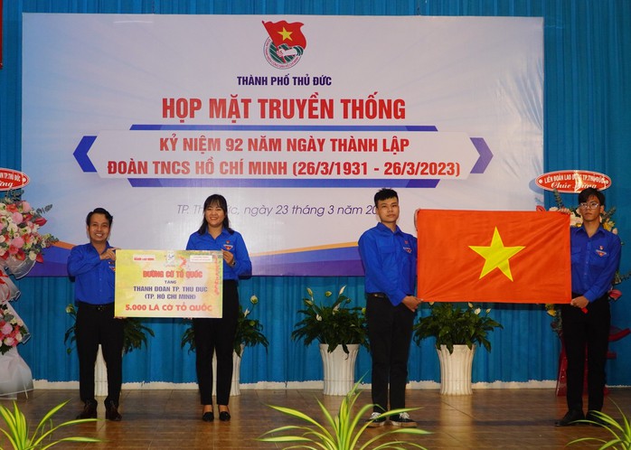 Tuổi trẻ TP Thủ Đức sẽ thực hiện 50 công trình Đường cờ Tổ quốc - Ảnh 1.