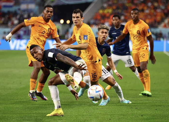 Tuyển Hà Lan phải chia tay 5 tuyển thủ vì virus lạ trước trận đấu với Pháp - Ảnh 2.