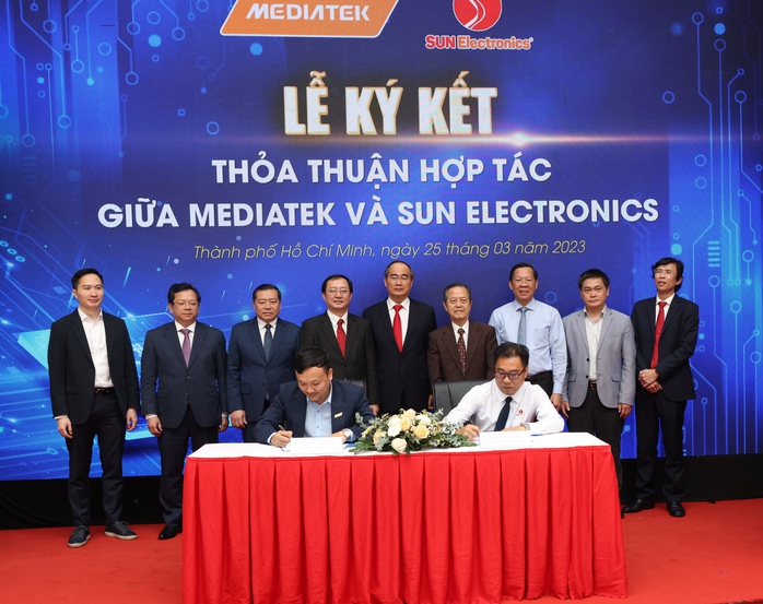 Ra mắt trung tâm đào tạo điện tử chuẩn quốc tế đầu tiên tại Việt Nam - Ảnh 5.