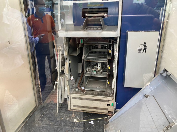 Kẻ đập trụ ATM ở Đà Nẵng chơi tiền ảo, định tự tử khi biết công an truy tìm - Ảnh 2.