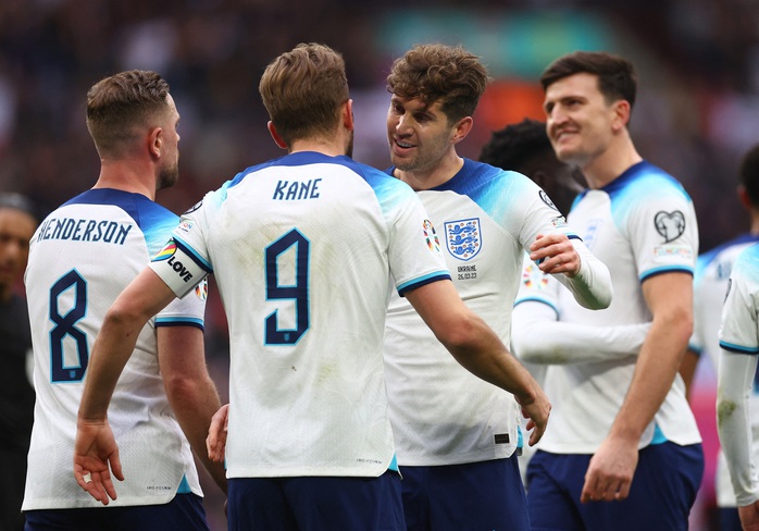 Bukayo Saka lập siêu phẩm, Anh thắng Ukraine vòng loại Euro - Ảnh 7. Bukayo Saka lập siêu phẩm, tỷ lệ bóng đá kèo nhà cái thắng Ukraine vòng loại Euro - Ảnh 7.