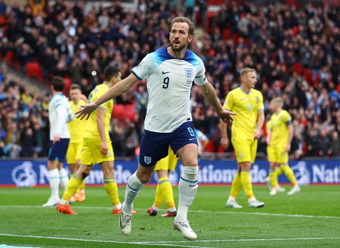 Bukayo Saka lập siêu phẩm, Anh thắng Ukraine vòng loại Euro - Ảnh 3. Bukayo Saka lập siêu phẩm, tỷ lệ bóng đá kèo nhà cái thắng Ukraine vòng loại Euro - Ảnh 3.