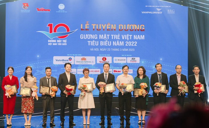 Trao giải thưởng Gương mặt trẻ Việt Nam tiêu biểu năm 2022 - Ảnh 1. Trao giải thưởng Gương mặt trẻ Việt Nam tiêu biểu năm 2022 - Ảnh 1.