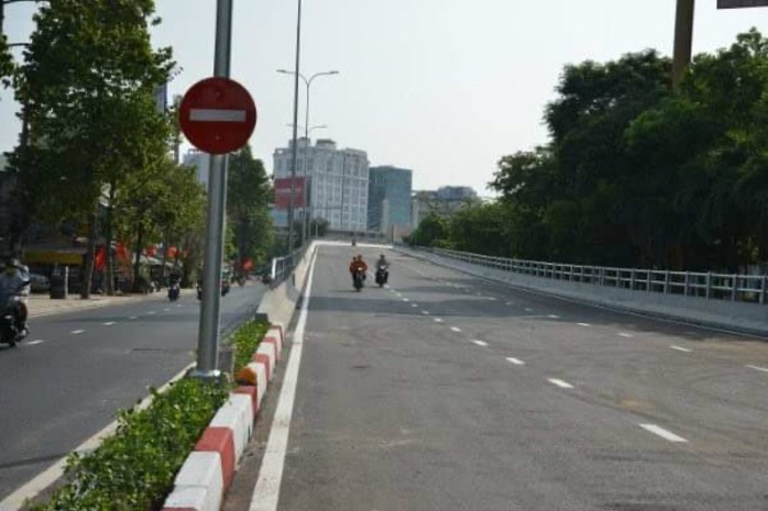 TP HCM: Tin vui với các tài xế qua cầu vượt Nguyễn Hữu Cảnh - Ảnh 1.