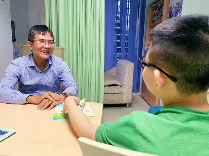 Trẻ rối loạn phổ tự kỉ: Cha mẹ đóng vai trò quyết định trong can thiệp điều trị - Ảnh 2. Trẻ rối loạn phổ tự kỉ: Cha mẹ đóng vai trò quyết định trong can thiệp điều trị - Ảnh 2.