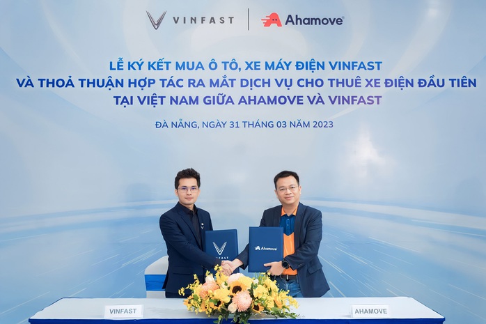 Ahamove mua 200 xe máy điện VinFast để cho thuê - Ảnh 1.