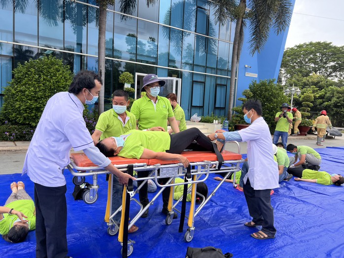 VWS diễn tập chữa cháy và cứu nạn cứu hộ - Ảnh 3. VWS diễn tập chữa cháy và cứu nạn cứu hộ - Ảnh 3.