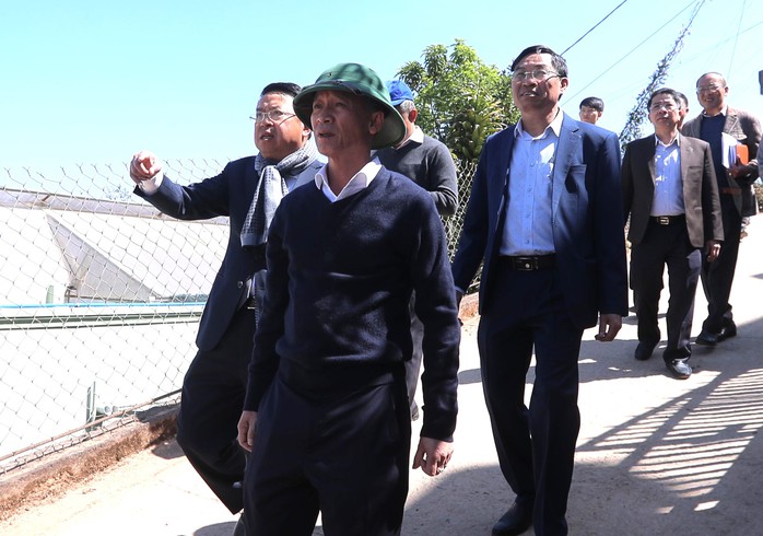 Chủ tịch tỉnh Lâm Đồng kiểm tra dự án giao thông bất động gần 1 năm - Ảnh 1.