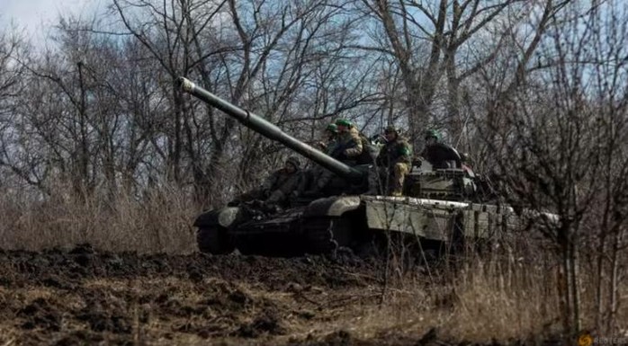 Ukraine quyết cố thủ Bakhmut, tìm lực lượng hỗ trợ - Ảnh 1.