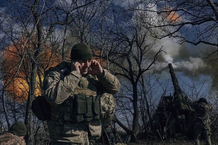 Ukraine quyết cố thủ Bakhmut, tìm lực lượng hỗ trợ - Ảnh 3.