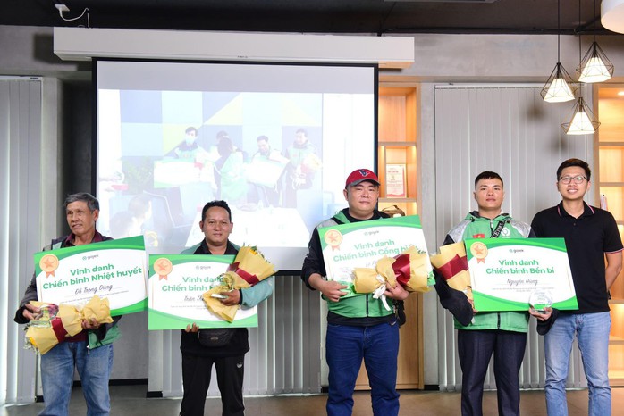 Bác tài Gojek: “Muốn được khách hàng tôn trọng thì mình phải tôn trọng mình trước - Ảnh 1.