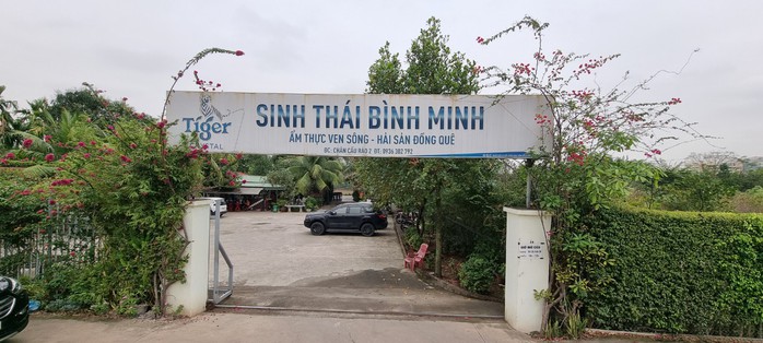 Biến hành lang đê thành đất vàng xây nhà hàng, biệt phủ - Ảnh 5.