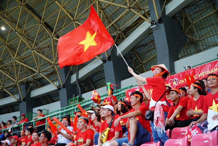 Cùng Vietravel cổ vũ cuồng nhiệt đội tuyển U22 Việt Nam tại SEA Games 32 - Ảnh 2.