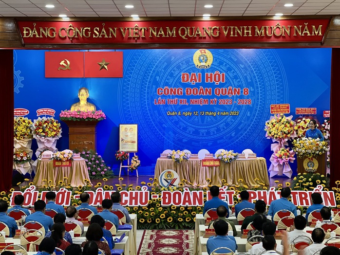 Ông Trương Công Hồ tái đắc cử Chủ tịch LĐLĐ quận 8 - Ảnh 1.