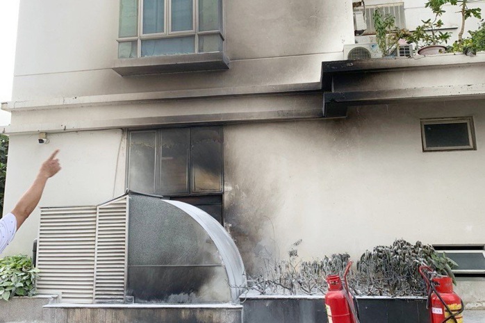 Điều tra vụ cháy bất thường tại 1 chung cư ở Nhà Bè - TP HCM - Ảnh 1.