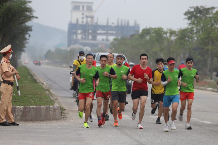 Hơn 10.000 vận động viên tham gia giải chạy VnExpress Marathon Imperial Hue 2023 - Ảnh 2.