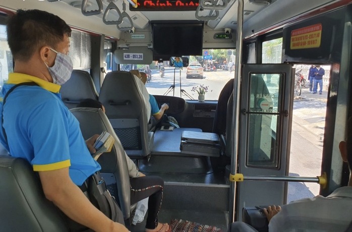 Giám đốc Sở LĐ-TB-XH TP Đà Nẵng: Xe buýt chỉ có người bán vé và tài xế đi - Ảnh 1.