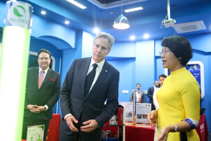 Ngoại trưởng Mỹ Antony Blinken dự khán trận đấu robot của sinh viên Việt Nam - Ảnh 4.