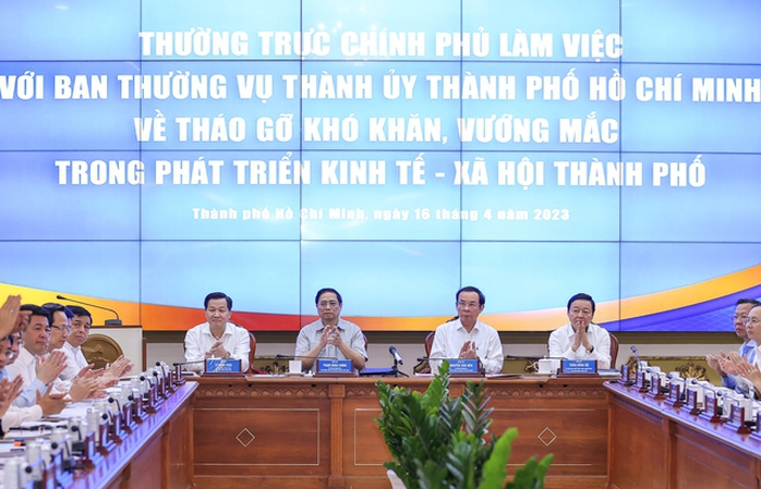 Thủ tướng Phạm Minh Chính: Tìm giải pháp tốt nhất để cùng TP HCM tháo gỡ khó khăn - Ảnh 2.