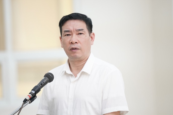 Cựu trưởng Công an quận Tây Hồ Phùng Anh Lê lĩnh án 7 năm 6 tháng tù - Ảnh 1.