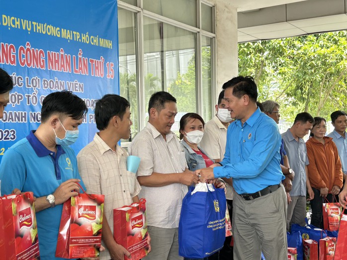 Nhiều phần quà ý nghĩa dành cho đoàn viên, lao động trong Tháng Công nhân  - Ảnh 2.