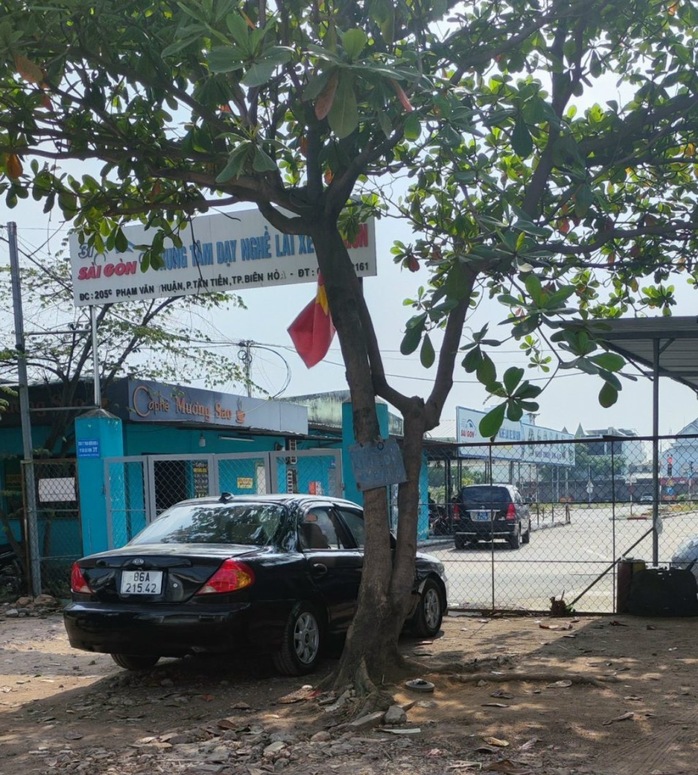 Công an khám xét tại Trung tâm dạy nghề lái xe Sài Gòn - Ảnh 3.