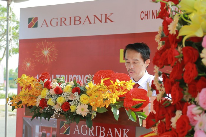 Agribank Phong Điền đưa vào hoạt động máy ATM đa chức năng - Ảnh 1.