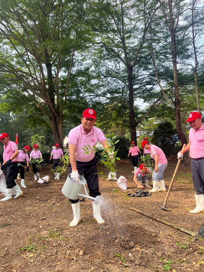 C.P. Việt Nam hưởng ứng “Ngày trái đất năm 2023” - Ảnh 3. C.P. Việt Nam hưởng ứng “Ngày trái đất năm 2023” - Ảnh 3.