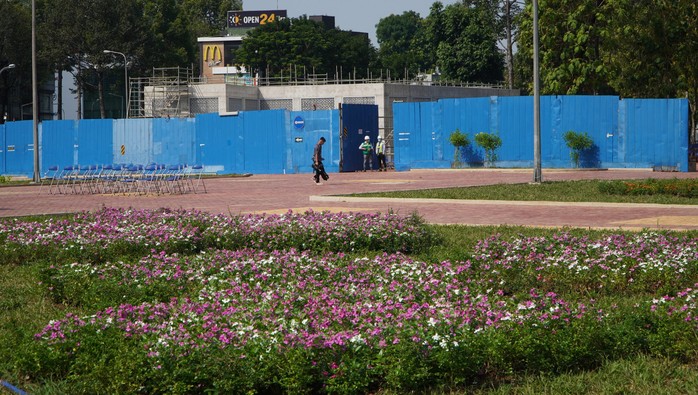 Người dân vui mừng thấy rào chắn được tháo tại công viên 23 tháng 9 - Ảnh 6.