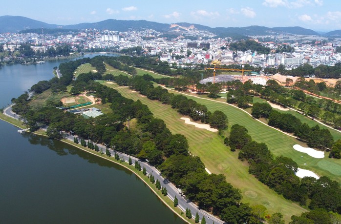 Lãnh đạo Công ty Hoàng Gia ĐL lý giải về ý tưởng xây bãi xe ngầm trong sân golf Đồi Cù - Ảnh 3.