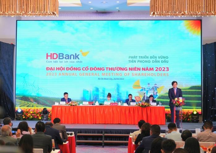 HDBank hé lộ sẽ nhận chuyển giao bắt buộc một ngân hàng khác - Ảnh 1.