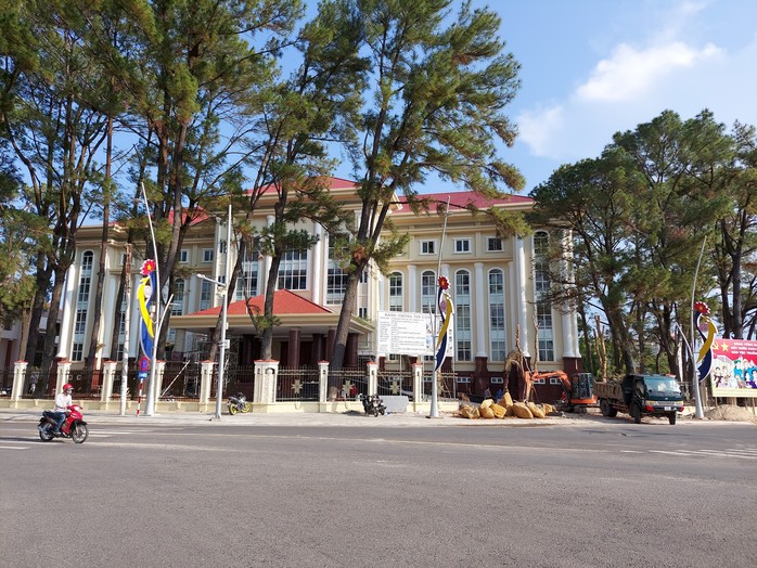Tỉnh Kon Tum liên tiếng việc chi 128 tỉ đồng xây thêm trụ sở mới - Ảnh 2.