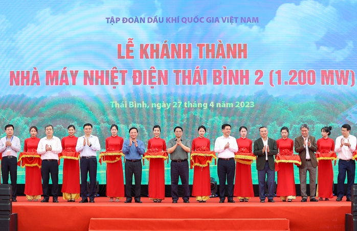 Thủ tướng Phạm Minh Chính cắt băng khánh thành Nhà máy Nhiệt điện Thái Bình 2 - Ảnh 2.
