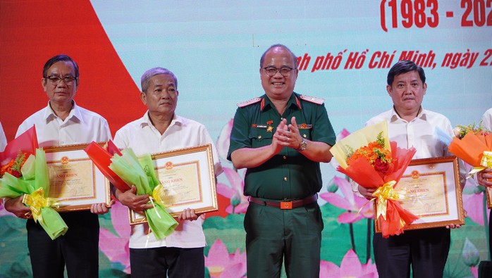 Thắm tình Quân khu 7 - Tập đoàn Công nghiệp Cao su Việt Nam  - Ảnh 4.