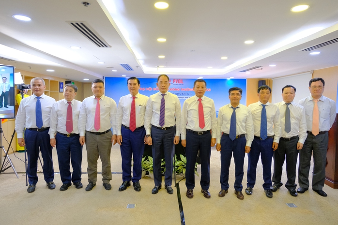 Đại hội đồng cổ đông PVOIL: Tăng trưởng sản lượng là rất quan trọng, nhưng phải song hành với đảm bảo hiệu quả kinh doanh - Ảnh 4. Đại hội đồng cổ đông PVOIL: Tăng trưởng sản lượng là rất quan trọng, nhưng phải song hành với đảm bảo hiệu quả kinh doanh - Ảnh 4.