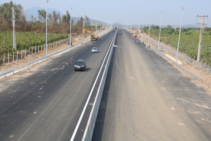 Đề xuất tạm thời hạ vận tốc lưu thông trên tuyến cao tốc Dầu Giây - Phan Thiết - Ảnh 2.