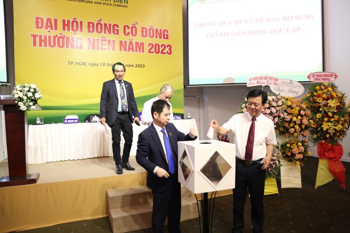 Bình Điền tổ chức thành công Đại hội đồng cổ đông năm 2023 - Ảnh 4. Bình Điền tổ chức thành công Đại hội đồng cổ đông năm 2023 - Ảnh 4.