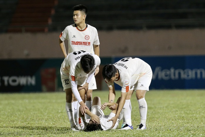 U19 VĐQG 2023: Cầu thủ U19 Đà Nẵng lại nhận thẻ đỏ, Viettel vẫn bị loại - Ảnh 4.