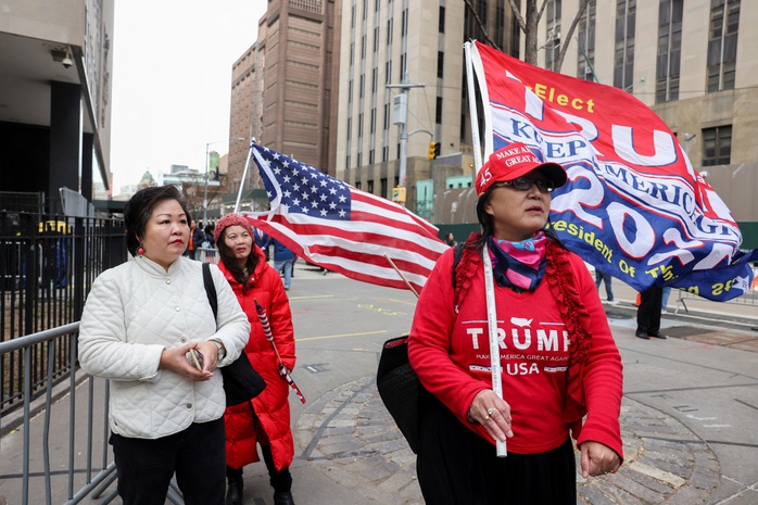 Đặc vụ vũ trang sẽ tháp tùng ông Donald Trump trên từng bước đi - Ảnh 4.