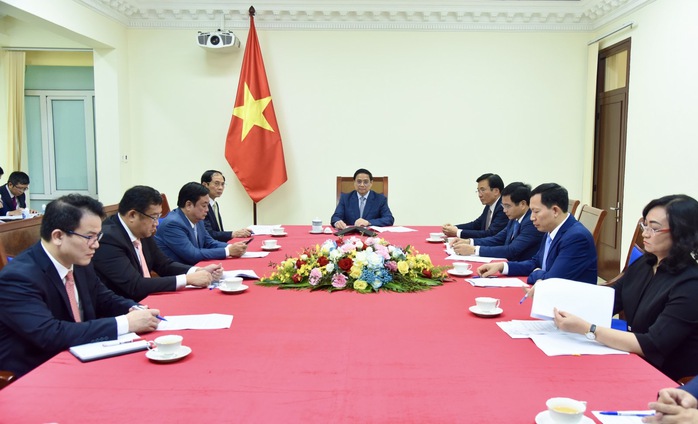 Thủ tướng Phạm Minh Chính và Thủ tướng Trung Quốc Lý Cường cam kết khôi phục hợp tác du lịch - Ảnh 1.