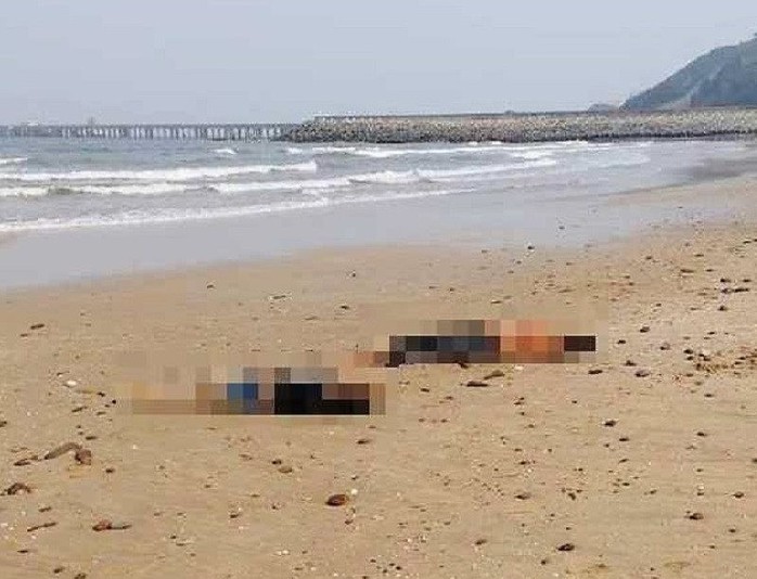Phát hiện thi thể 2 nữ sinh trôi dạt vào bờ biển - Ảnh 1.
