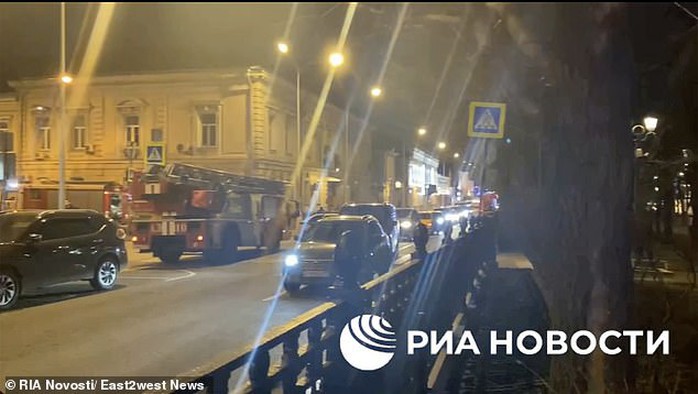 Truyền thông Nga: Cháy tại tòa nhà Bộ Quốc phòng ở Moscow - Ảnh 4.