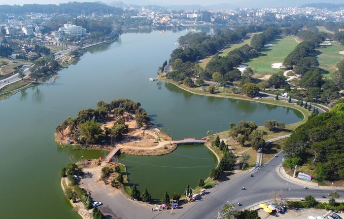 Chủ dự án sân golf Đồi Cù  than không kham nổi tiền thuê đất vàng - Ảnh 2.