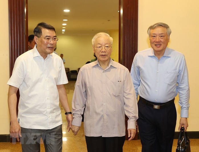 Những hình ảnh Tổng Bí thư Nguyễn Phú Trọng chủ trì họp Bộ Chính trị, Ban Bí thư - Ảnh 9.