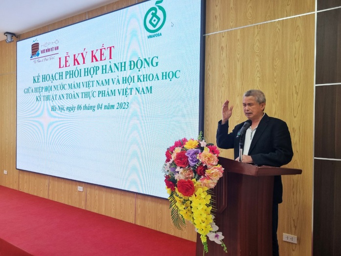 Tăng cường công tác vệ sinh, an toàn thực phẩm trong sản xuất, kinh doanh nước mắm - Ảnh 2. Tăng cường công tác vệ sinh, an toàn thực phẩm trong sản xuất, kinh doanh nước mắm - Ảnh 2.