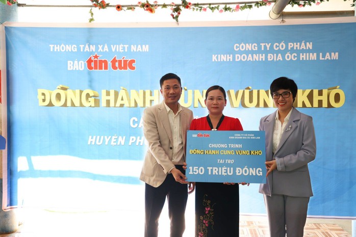 Him Lam Land hỗ trợ 300 triệu đồng cho 2 điểm trường khó khăn tại Phong Thổ, Lai Châu - Ảnh 1. Him Lam Land hỗ trợ 300 triệu đồng cho 2 điểm trường khó khăn tại Phong Thổ, Lai Châu - Ảnh 1.