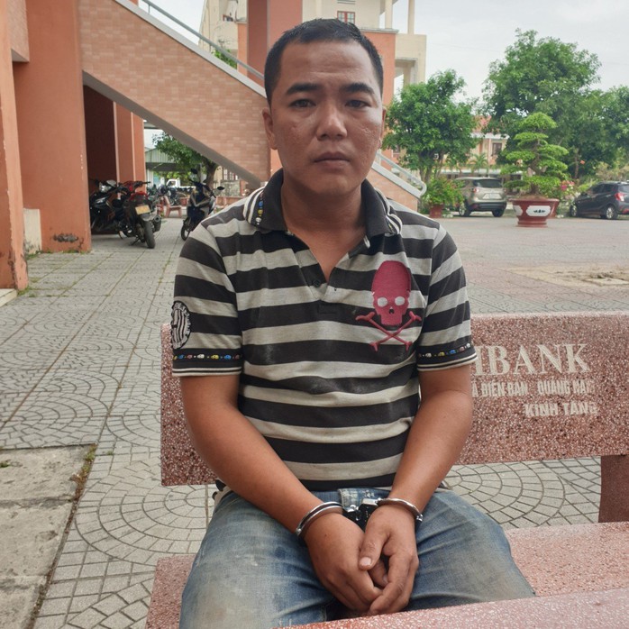 Bắt kẻ cướp gây hoang mang cho các cô gái đi xe máy từ Đà Nẵng về Quảng Nam - Ảnh 1.