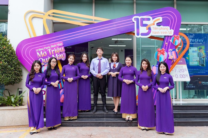 TPBank tưng bừng khuyến mãi mừng sinh nhật tuổi 15 - Ảnh 1. TPBank tưng bừng khuyến mãi mừng sinh nhật tuổi 15 - Ảnh 1.
